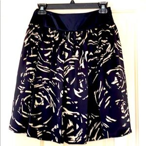 Beautiful KATE HILL skirt. Elegant with beautiful flow. excellent condition.